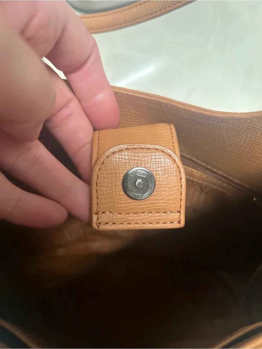 Authentic Vintage Valentino Garavani Tan Leather Hobo-Style Bag